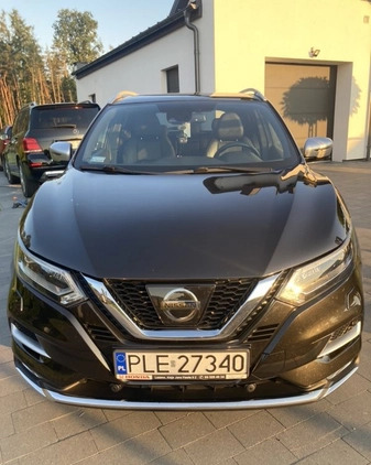 Nissan Qashqai cena 71500 przebieg: 135000, rok produkcji 2017 z Leszno małe 37